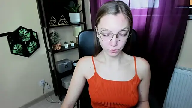 EmillyPlay online show from 21, 3, 2025