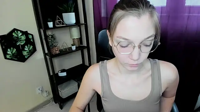 EmillyPlay online show from 22, 2, 2025