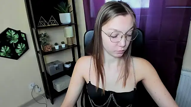 EmillyPlay online show from 18, 3, 2025