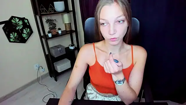 EmillyPlay online show from 9, 9, 2025