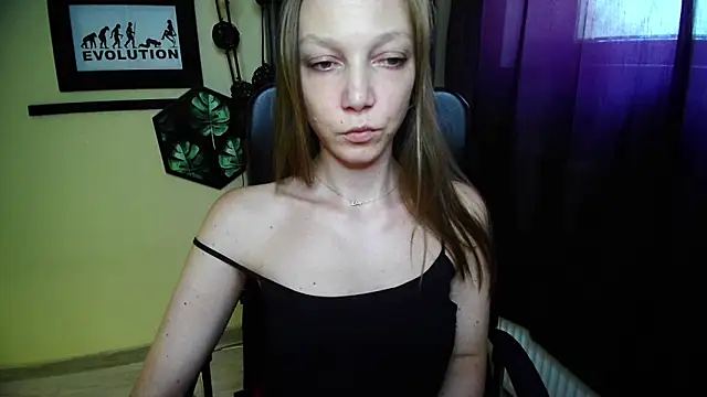 EmillyPlay online show from 3, 6, 2026