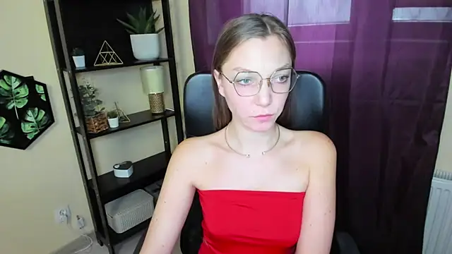 EmillyPlay online show from 11, 3, 2025