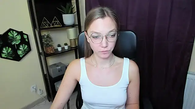 EmillyPlay online show from 12, 3, 2025