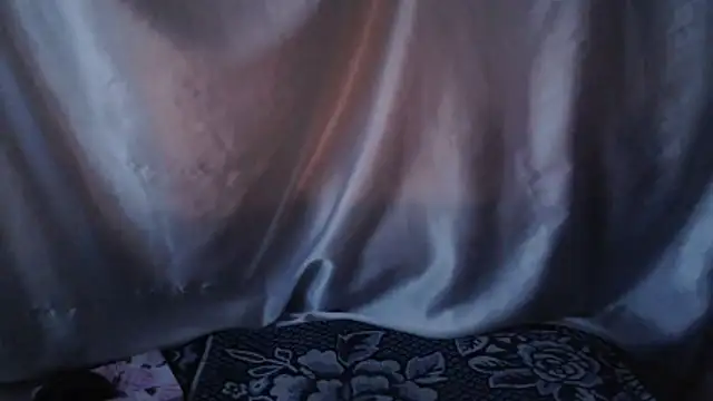 Burberrry  online show from 15, 11, 2025