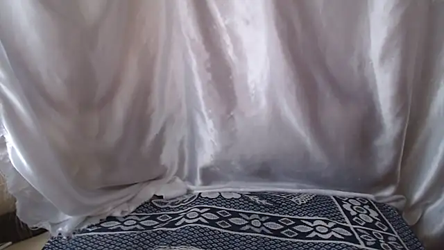 Burberrry  online show from 9, 4, 2026