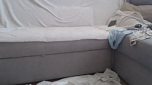 Burberrry  online show from 9, 3, 2026