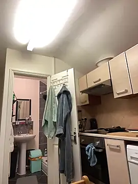 Yourhotboy 42 online show from 14, 1, 2026