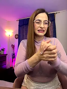 Alessandra Schmoll online show from 30, 10, 2025