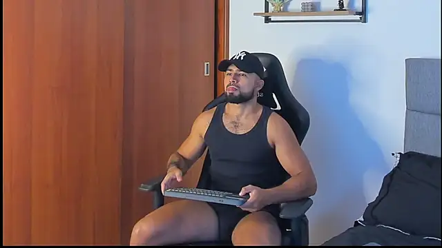 ethaanjones online show from 2, 10, 2025