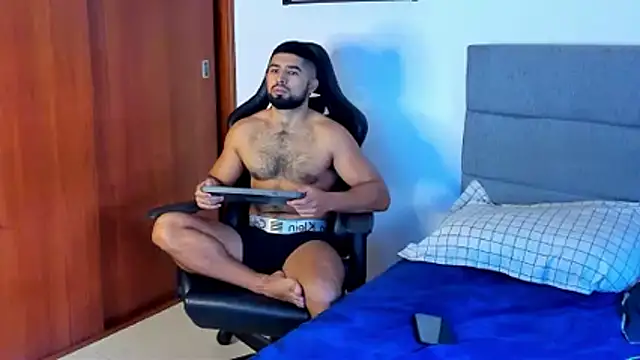 ethaanjones online show from 15, 12, 2025