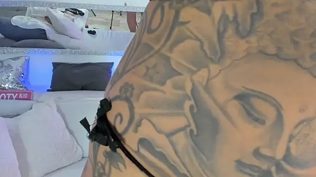 CocoSkyy online show from 4, 2, 2025