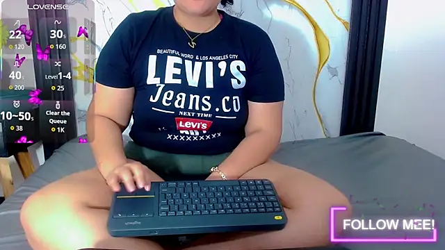 brunnette hot online show from 23, 4, 2026