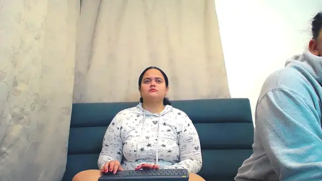 brunnette hot online show from 19, 3, 2026