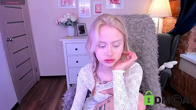 MalenaErnman online show from 28, 2, 2025