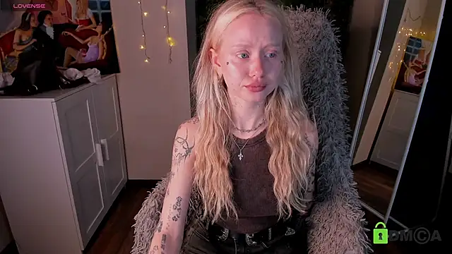 MalenaErnman online show from 7, 11, 2025