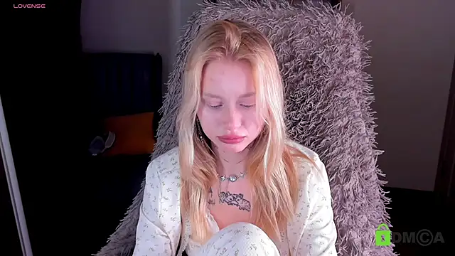 MalenaErnman online show from 8, 1, 2025