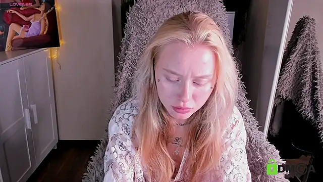 MalenaErnman online show from 9, 9, 2025