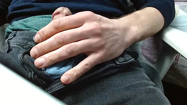 Snapshot of havefun32 chatting on 14, 1, 2025 havefun32 online show from 14, 1, 2025