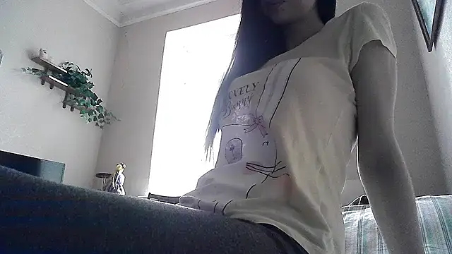 Snapshot of ElizaSwon chatting on 8, 7, 2026 ElizaSwon online show from 8, 7, 2026