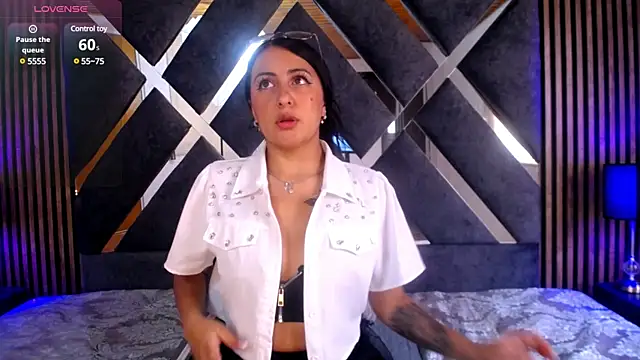 isabella smith  online show from 8, 2, 2025