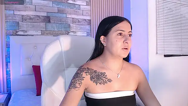 isabella smith  online show from 22, 9, 2025