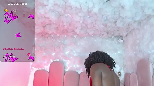 Snapshot of puca_ebony chatting on 28, 5, 2026 puca ebony online show from 28, 5, 2026