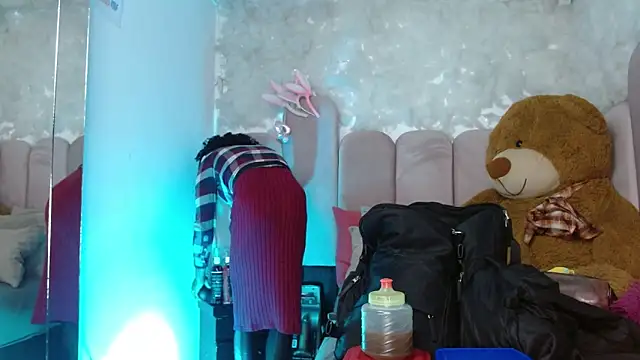 puca ebony online show from 3, 11, 2025