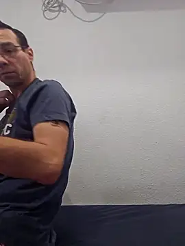 Iliketocooksquirt25 online show from 18, 10, 2025