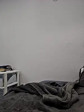 Iliketocooksquirt25 online show from 17, 9, 2025