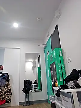 Iliketocooksquirt25 online show from 28, 9, 2025