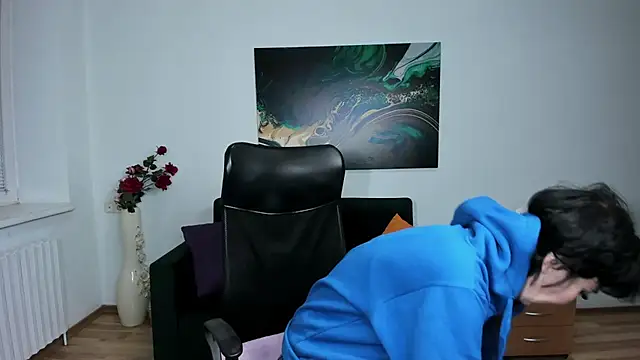 Silvia Wallec online show from 28, 9, 2025