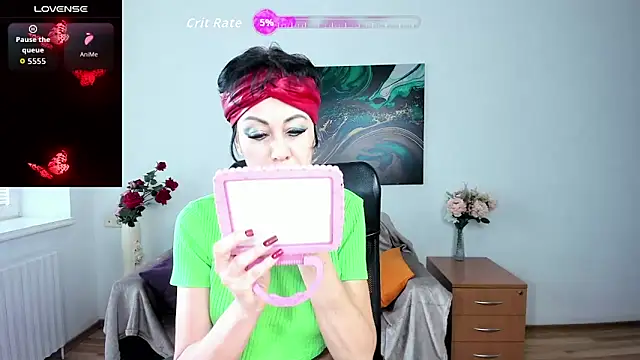 Silvia Wallec online show from 12, 11, 2025