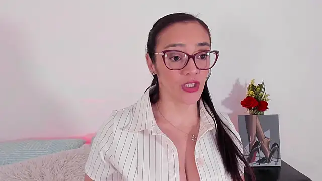 Jessica Herrera  online show from 12, 5, 2026