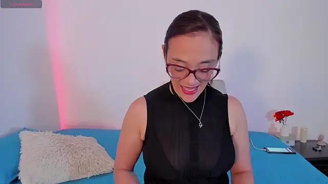 Jessica Herrera  online show from 28, 4, 2026