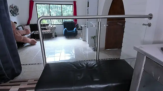 Jessica Herrera  online show from 17, 10, 2025