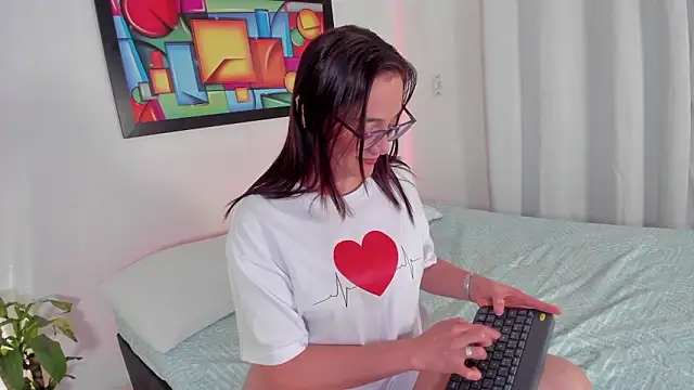 Jessica Herrera  online show from 24, 3, 2026