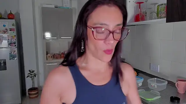 Jessica Herrera  online show from 17, 11, 2025