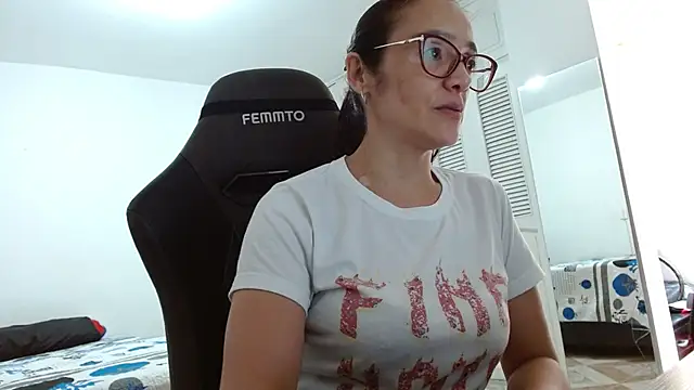 Jessica Herrera  online show from 4, 11, 2025