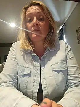 lady charlyne online show from 28, 2, 2025