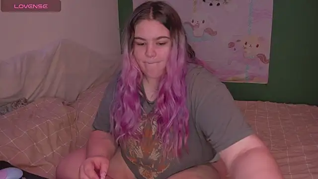 Freakcute  online show from 18, 2, 2025