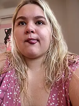 Freakcute  online show from 9, 6, 2026