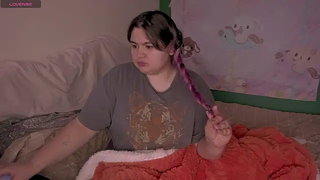 Freakcute  online show from 11, 2, 2025