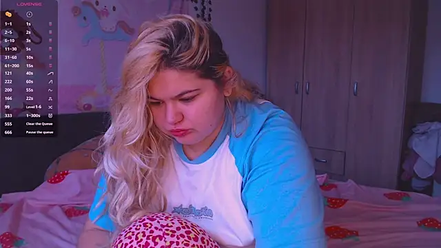 Freakcute  online show from 3, 10, 2025