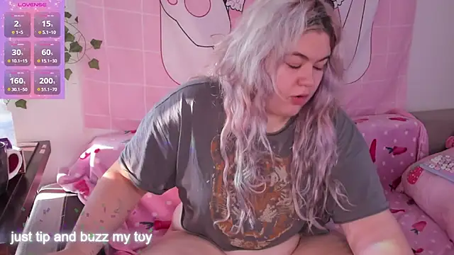 Freakcute  online show from 1, 12, 2025