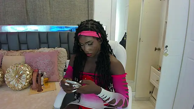 IsseyMz online show from 30, 1, 2025