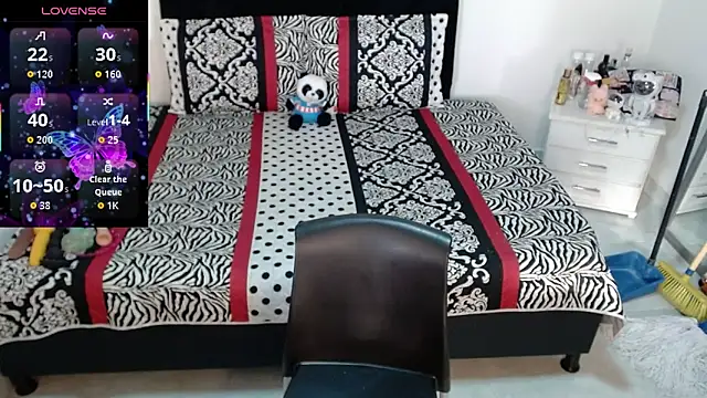 Snapshot of soniafuckboobs chatting on 11, 2, 2026 soniafuckboobs online show from 11, 2, 2026