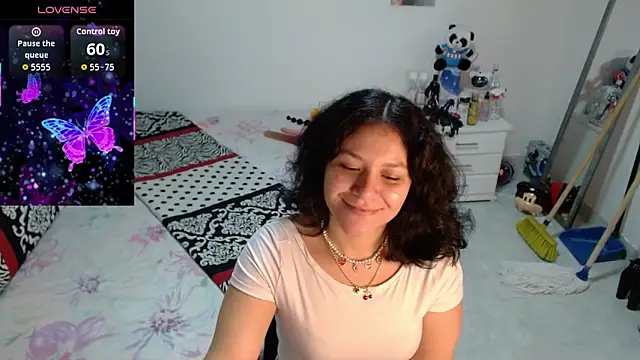 Snapshot of soniafuckboobs chatting on 12, 2, 2026 soniafuckboobs online show from 12, 2, 2026