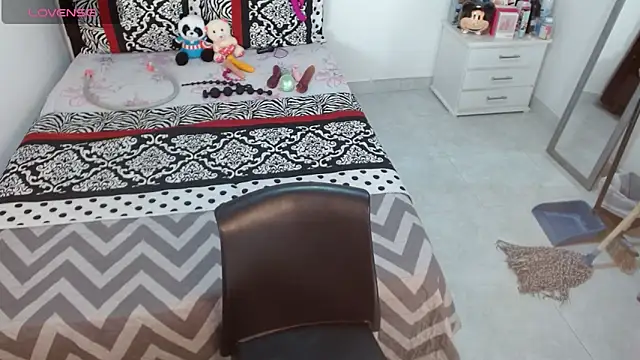 soniafuckboobs online show from 9, 10, 2025