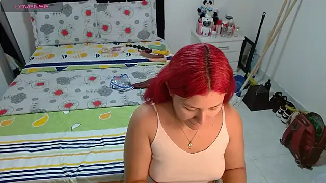Snapshot of soniafuckboobs chatting on 11, 5, 2026 soniafuckboobs online show from 11, 5, 2026