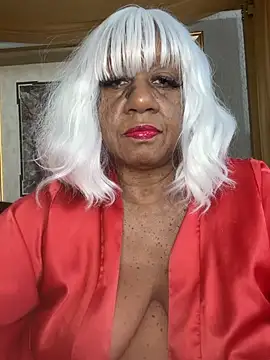 Snapshot of BreanaDivine chatting on 8, 7, 2026 BreanaDivine online show from 8, 7, 2026